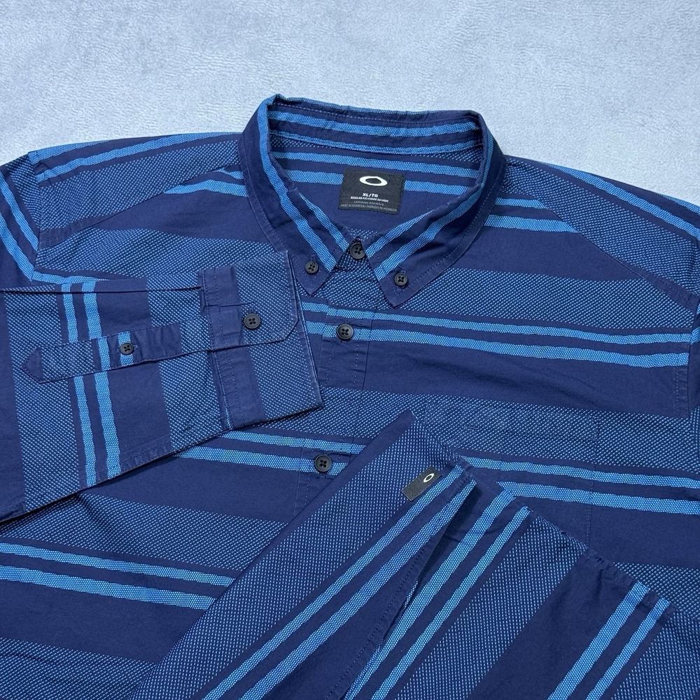 Oakley Button Shirt Mens XL Blue Black Geometric Poplin Outdoors Retro Y2K